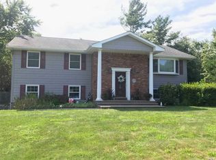 10 Coconut Dr, Commack, NY 11725