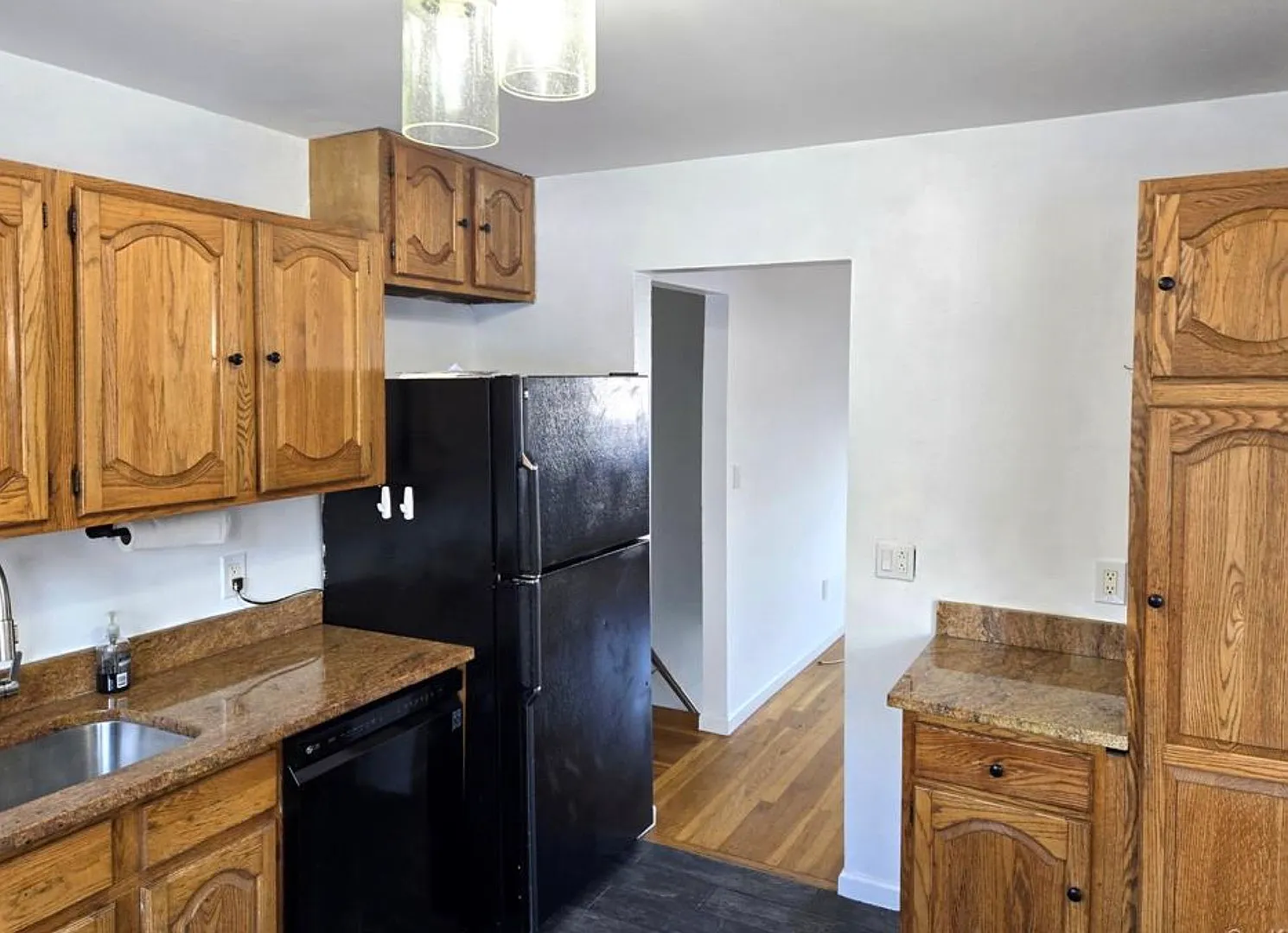 2 bed, 1010 sqft, $2,495 — Photo 2