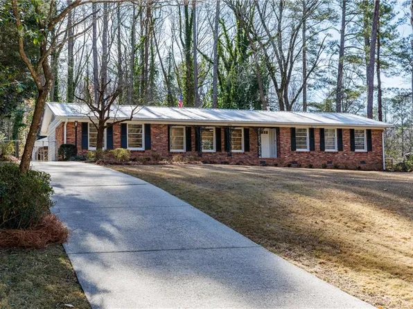 2996 Arrowood Dr, East Pt, GA 30344
