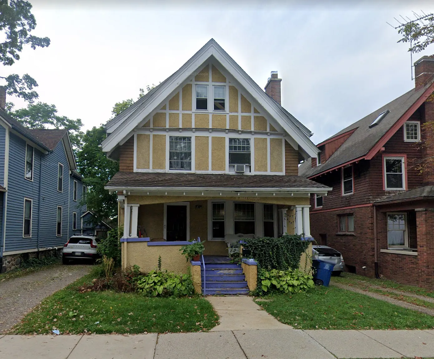 415 N Division St Rm 2 photo 1