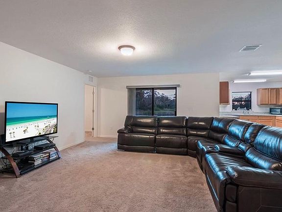 3rd image of 620 Chatham Walk Dr
