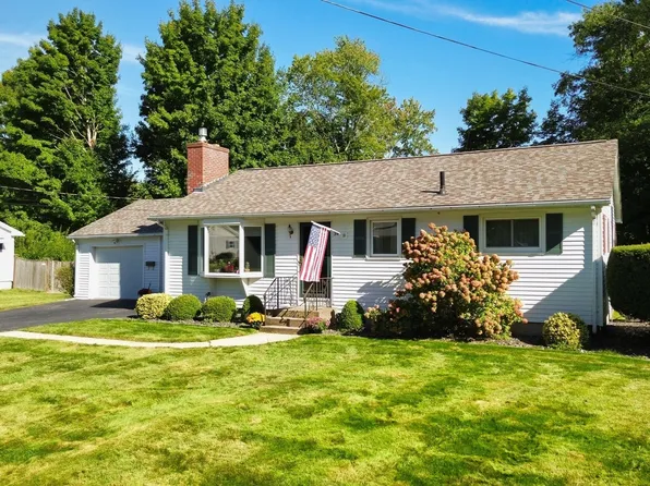 34 Bray Park Dr, Holyoke, MA 01040