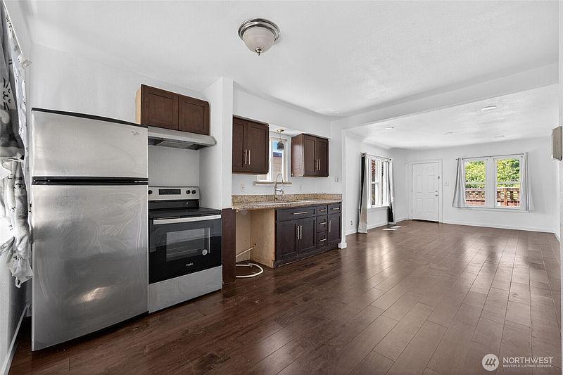 4th image of 110 Lincoln Avenue