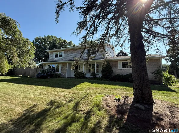 37 Marlin Dr, Groton, CT 06340
