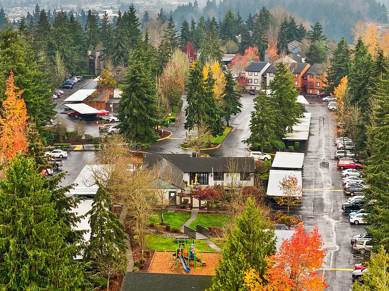 Lodge at Madrona Ridge — Photo 32