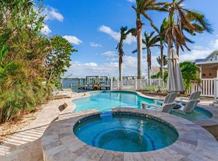 16013 5th St E, Redington Beach, FL 33708