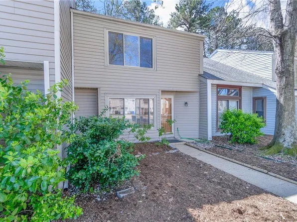 243 Thalia Trace Dr, Virginia Beach, VA 23452