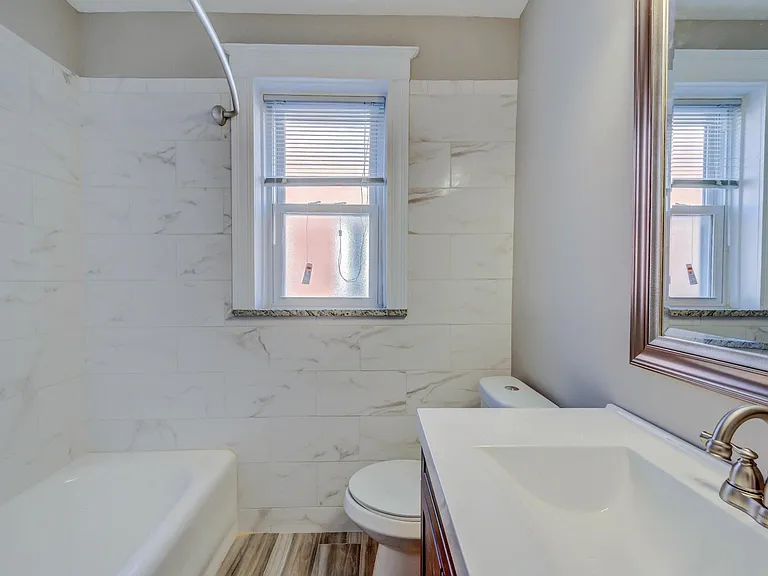 6331 Southwood Ave #3W — Photo 7