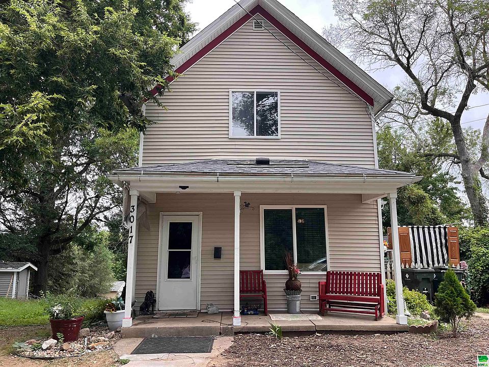 1st image of 3017 Euclid Ave