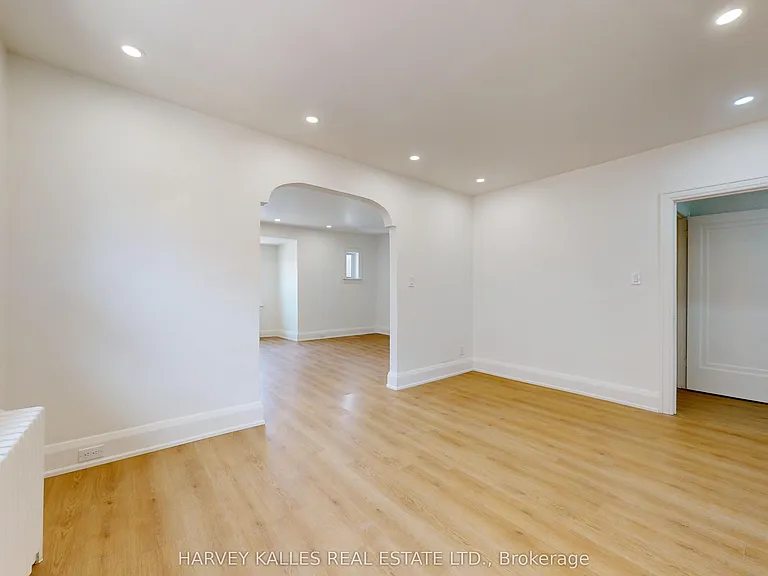 1216 Avenue Rd #2 — Photo 5