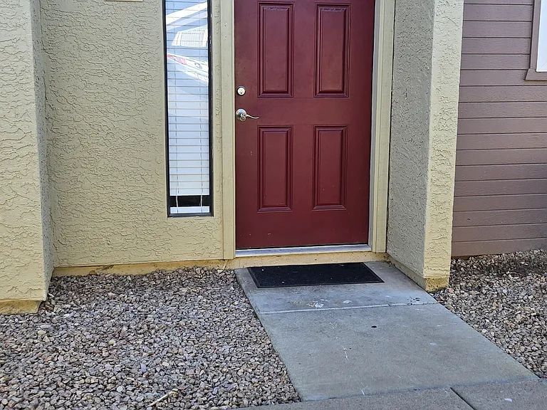 1325 S Judd St — Photo 2