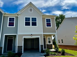 228 Paramount Dr, Smithfield, NC 27577