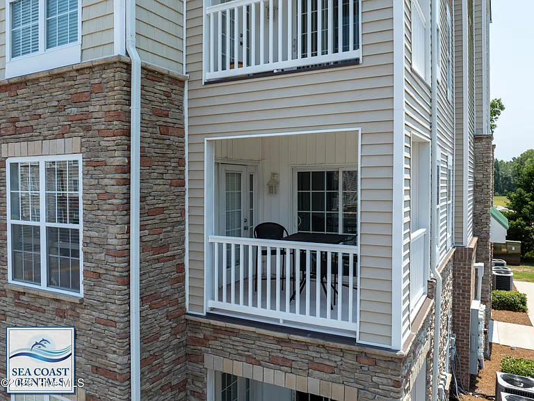 300 Gateway Dr #320 — Photo 5