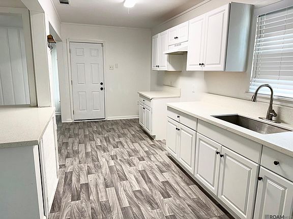 4th image of 4226 Sycamore St