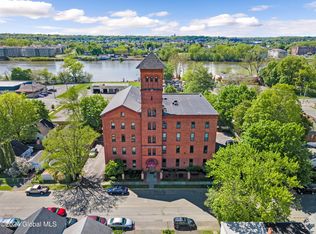 387 3rd Ave APT 304, Troy, NY 12180