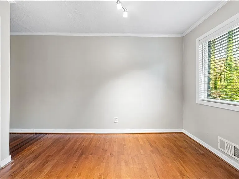 2412 Peachwood Cir NE #3 — Photo 6