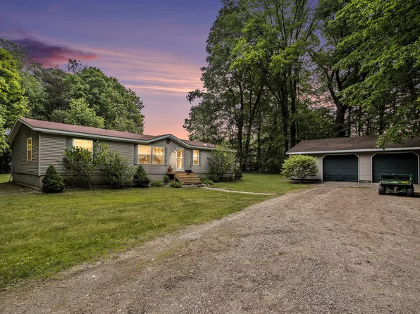 2255 River Rd, Hastings, MI 49058