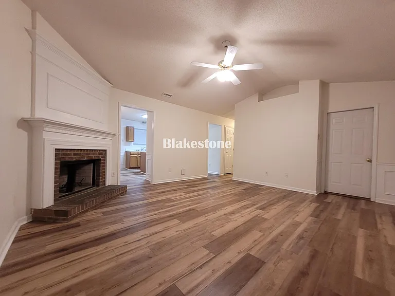 111 Lake Valley Ln — Photo 19