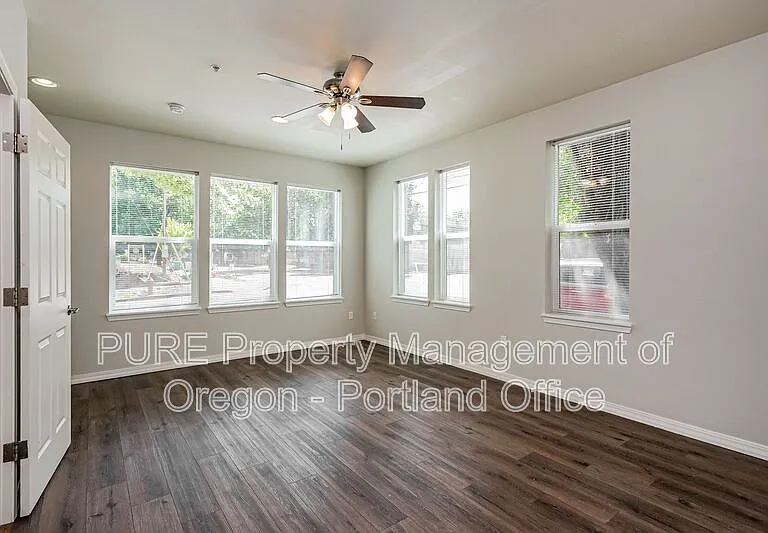 5490 SE Milwaukie Ave #101 — Photo 9