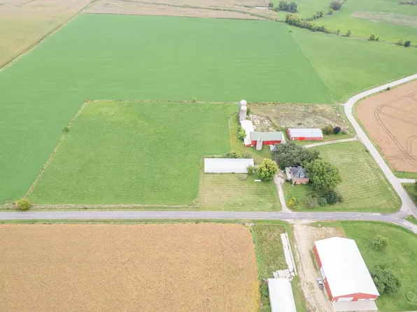 W12040 Sullivan ROAD, Waterloo, WI 53594