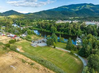 8442 New Hope Rd, Grants Pass, OR 97527