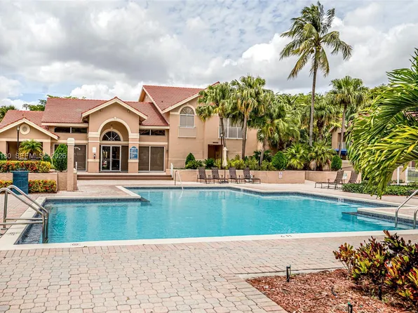15780 SW 106th Ter APT 107, Miami, FL 33196