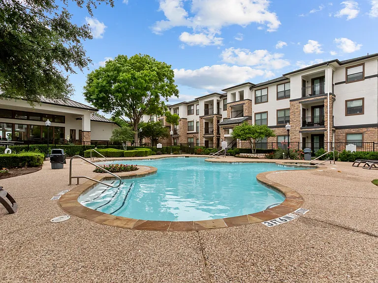 PECAN POINTE — Photo 12
