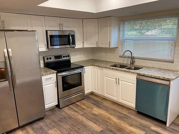 3rd image of 14625 Lake Forest Dr