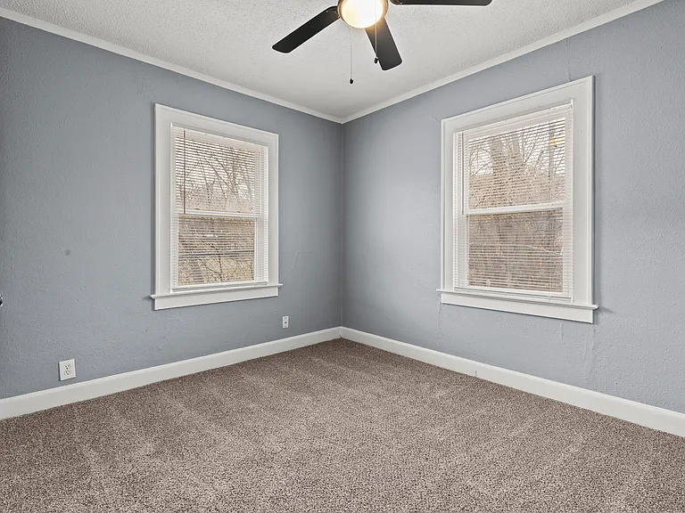4437 Wayne Ave — Photo 23