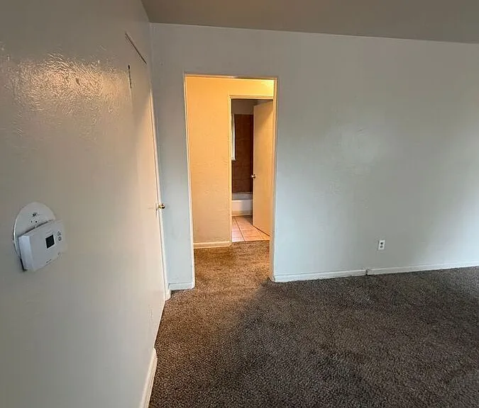 1740 W Mosier Pl #26 — Photo 3