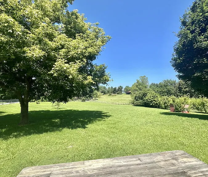 223 Bradford Ln — Photo 49