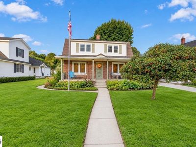 527 N Elmwood Ave, Traverse City, MI, 49684