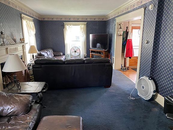 5th image of 326 Franklin St
