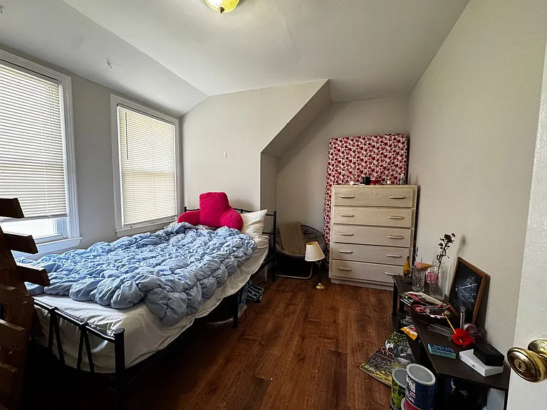 56 Hillside Pl #4 — Photo 8