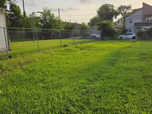 2817 Daun St, Houston, TX 77026