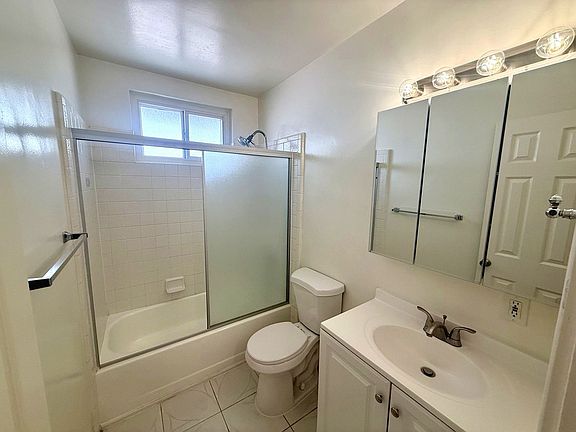 5th image of 1316 Iris Ave