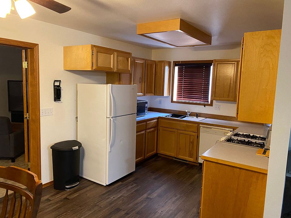 2nd image of 806 N A St