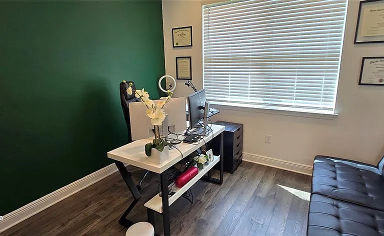 18410 Blue Heron Cir — Photo 34