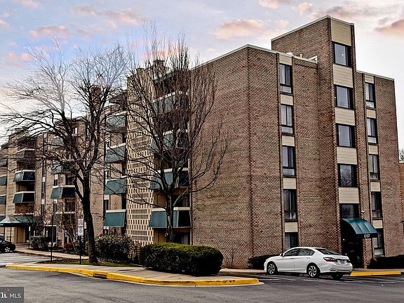 4th image of 6137 Leesburg Pike APT 504