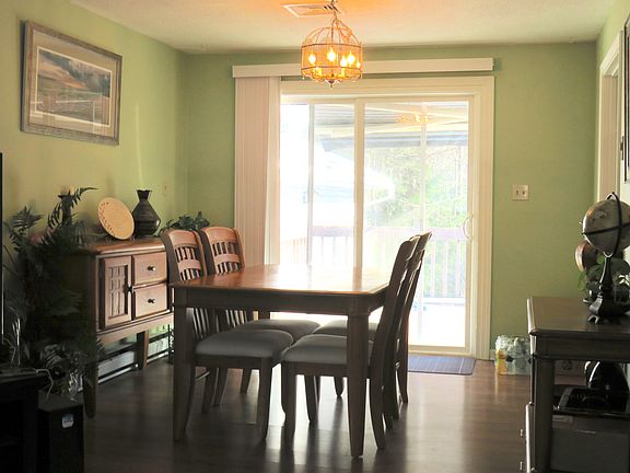 Dining Room/Slider to Deck