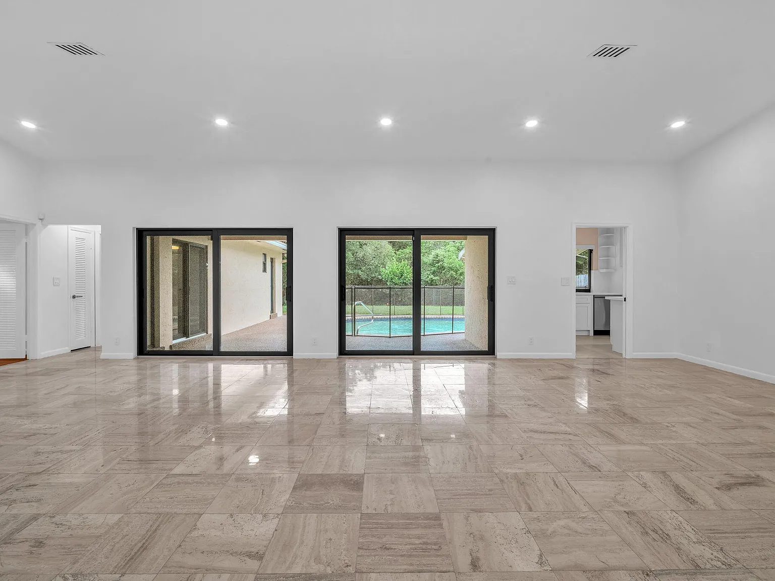 3 bed, 2.5 bath, 2146 sqft, $7,500 — Photo 3