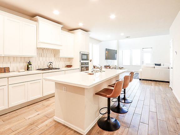 4th image of 15011 Endsley Way