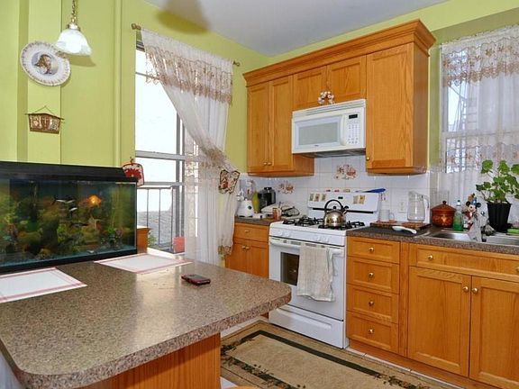 2nd image of 182 Driggs Ave Ste 2