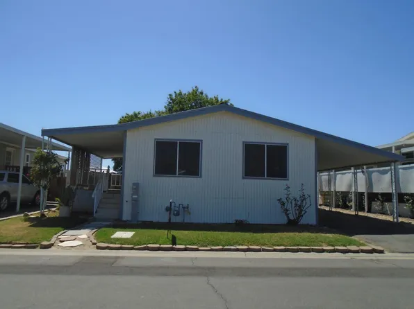 860 E Grangeville Blvd Space 18, Hanford, CA 93230