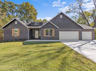 1423 Lee St, Pea Ridge, AR 72751