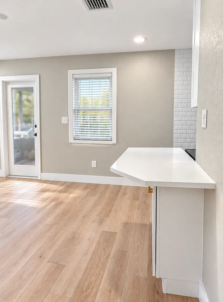 2 bed, 700 sqft, $2,500 — Photo 1