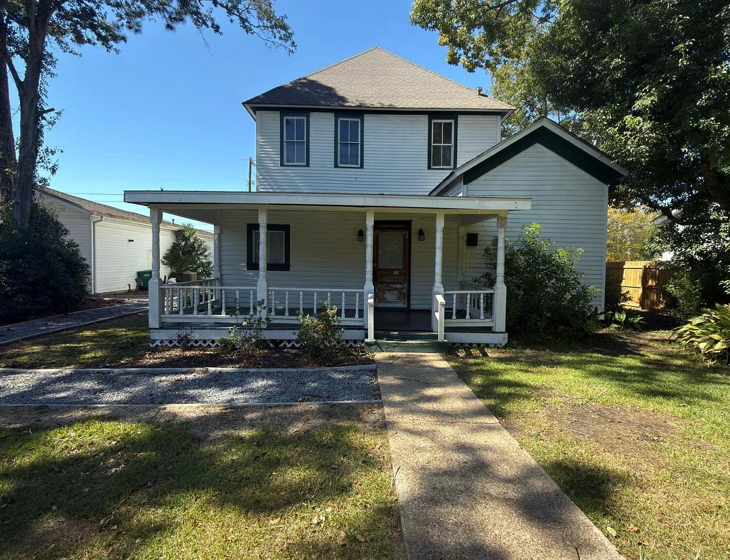 1 bed, 1.0 bath, 557 sqft, $1,000 — Photo 1