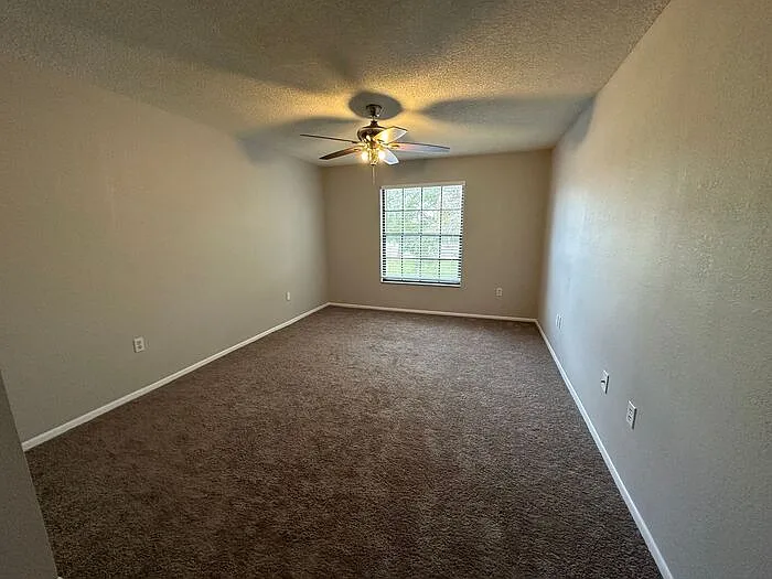 6020 Village Cir N — Photo 8