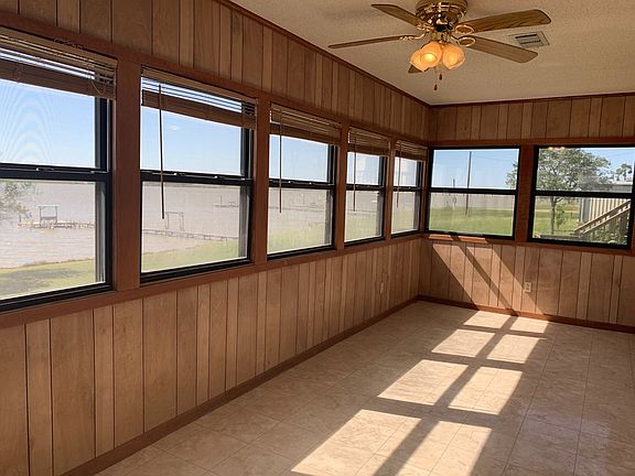 5th image of 990 W Bayshore Dr