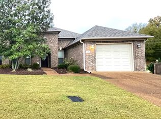 13 Hedgewood Ln, Jackson, TN 38305